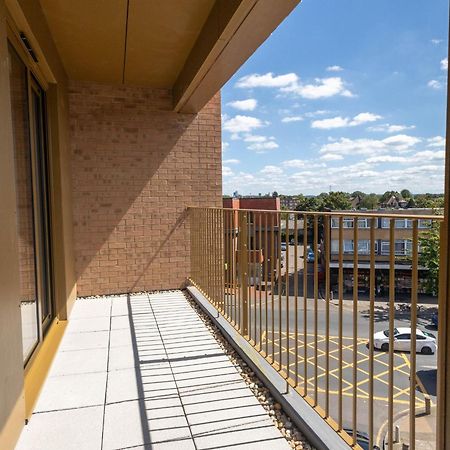 Modern Apartments With Balcony In Merton Near Wimbledon By Sojo Stay Mitcham Exterior photo