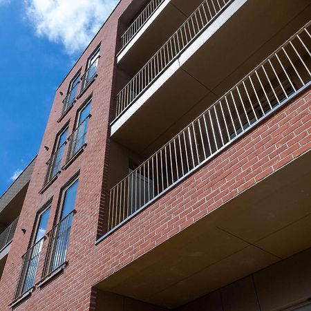 Modern Apartments With Balcony In Merton Near Wimbledon By Sojo Stay Mitcham Exterior photo