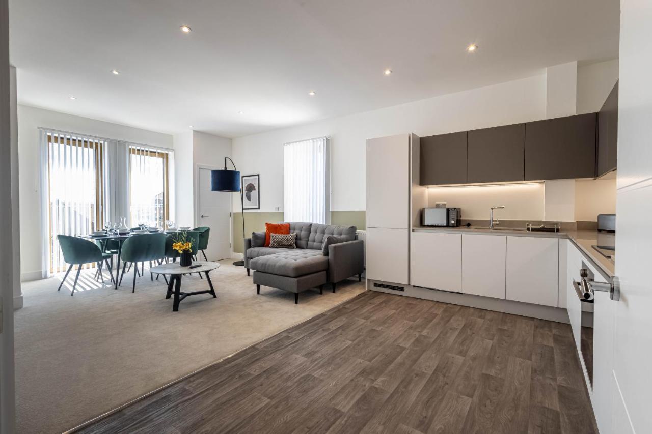Modern Apartments With Balcony In Merton Near Wimbledon By Sojo Stay Mitcham Exterior photo