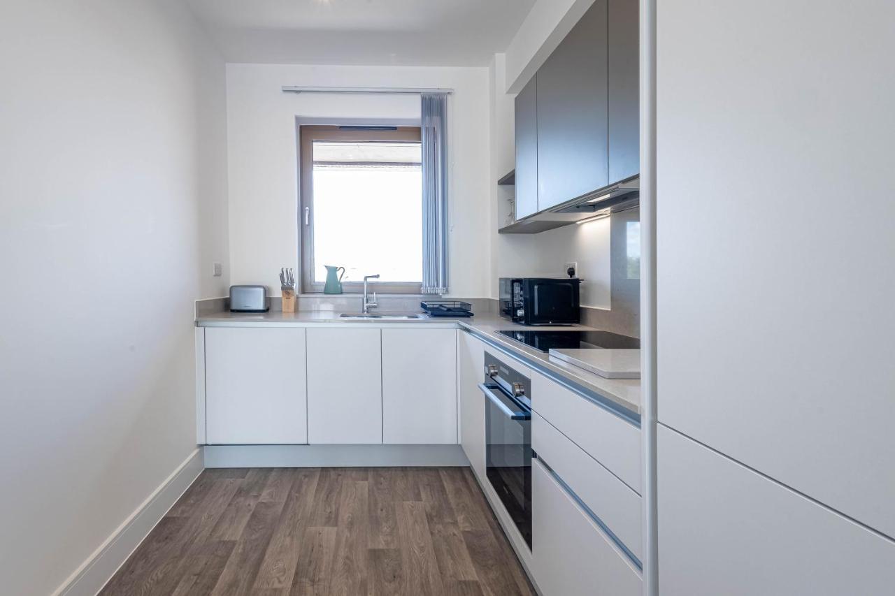 Modern Apartments With Balcony In Merton Near Wimbledon By Sojo Stay Mitcham Exterior photo