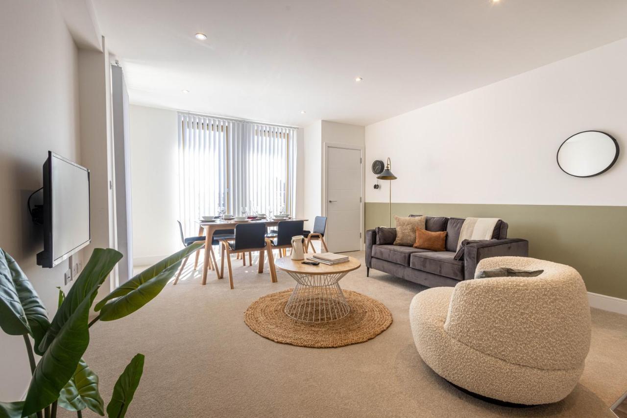 Modern Apartments With Balcony In Merton Near Wimbledon By Sojo Stay Mitcham Exterior photo