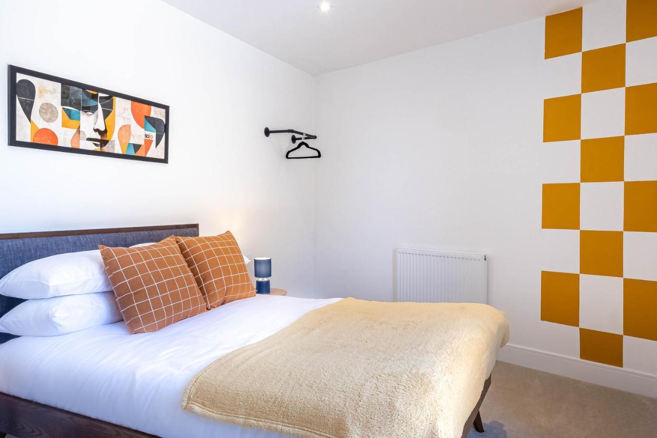 Modern Apartments With Balcony In Merton Near Wimbledon By Sojo Stay Mitcham Exterior photo