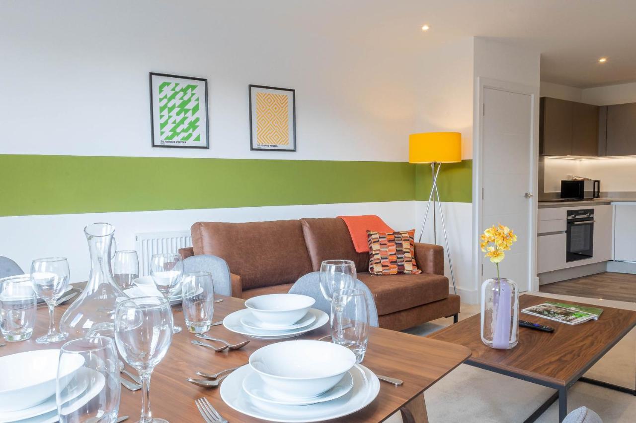 Modern Apartments With Balcony In Merton Near Wimbledon By Sojo Stay Mitcham Exterior photo