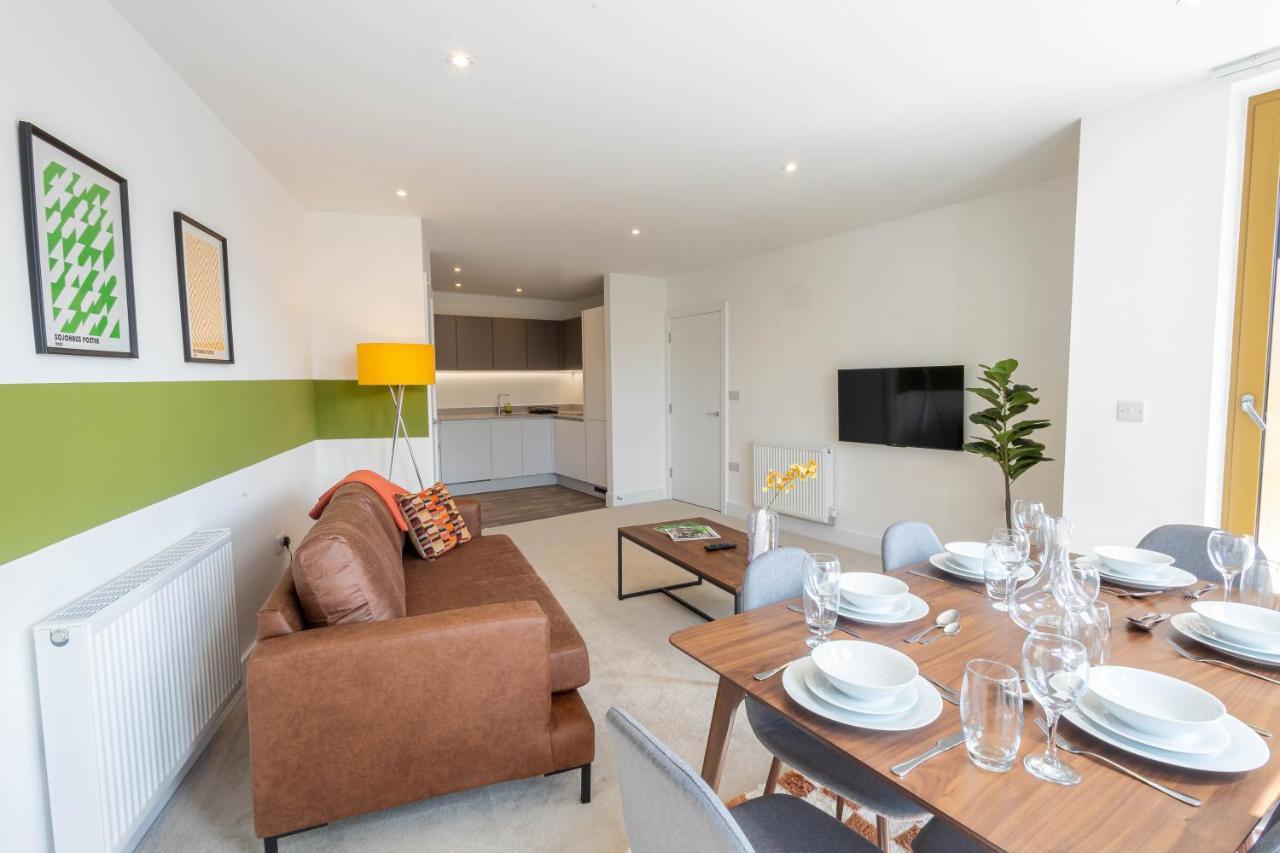 Modern Apartments With Balcony In Merton Near Wimbledon By Sojo Stay Mitcham Exterior photo