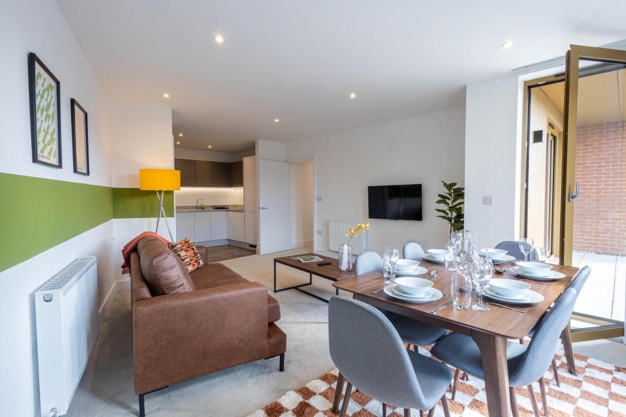 Modern Apartments With Balcony In Merton Near Wimbledon By Sojo Stay Mitcham Exterior photo