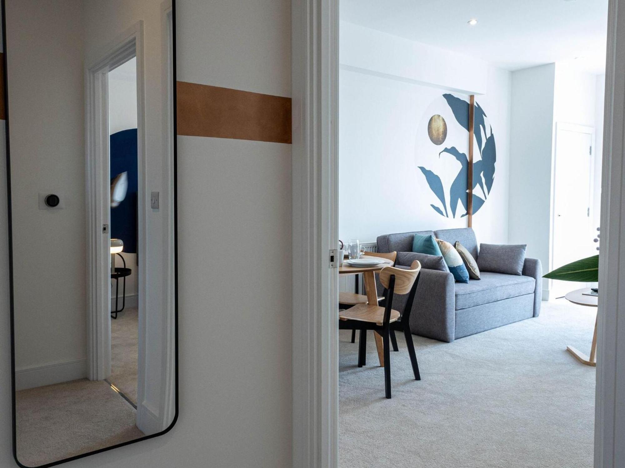Modern Apartments With Balcony In Merton Near Wimbledon By Sojo Stay Mitcham Exterior photo