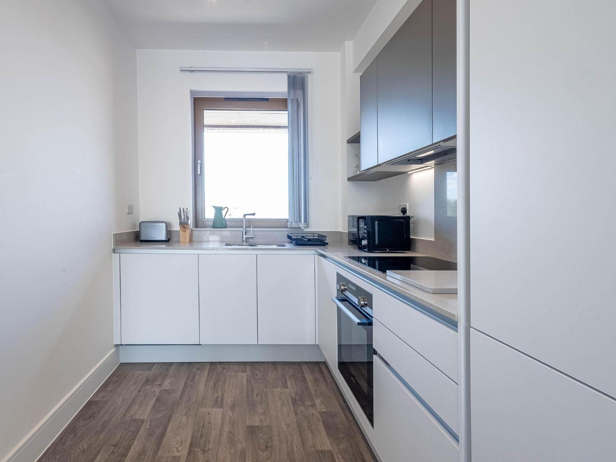Modern Apartments With Balcony In Merton Near Wimbledon By Sojo Stay Mitcham Exterior photo