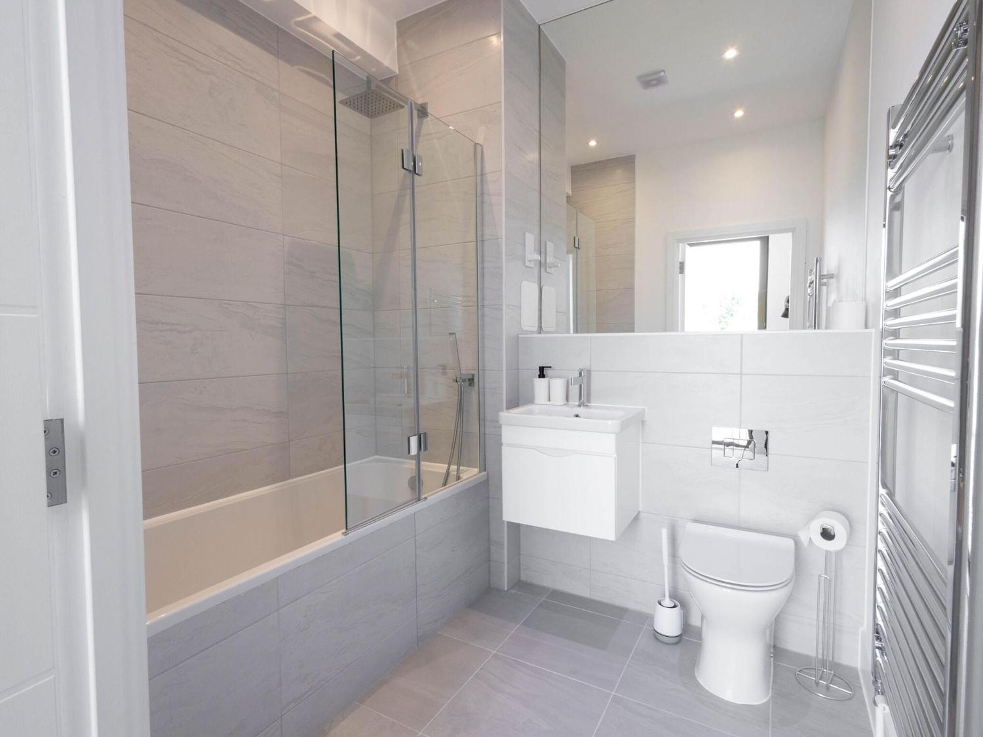 Modern Apartments With Balcony In Merton Near Wimbledon By Sojo Stay Mitcham Exterior photo