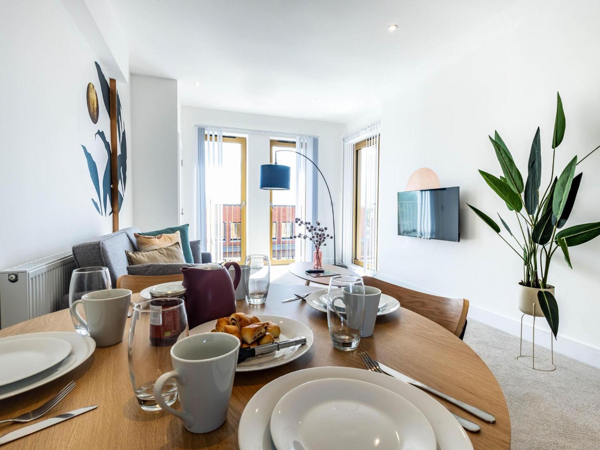 Modern Apartments With Balcony In Merton Near Wimbledon By Sojo Stay Mitcham Exterior photo
