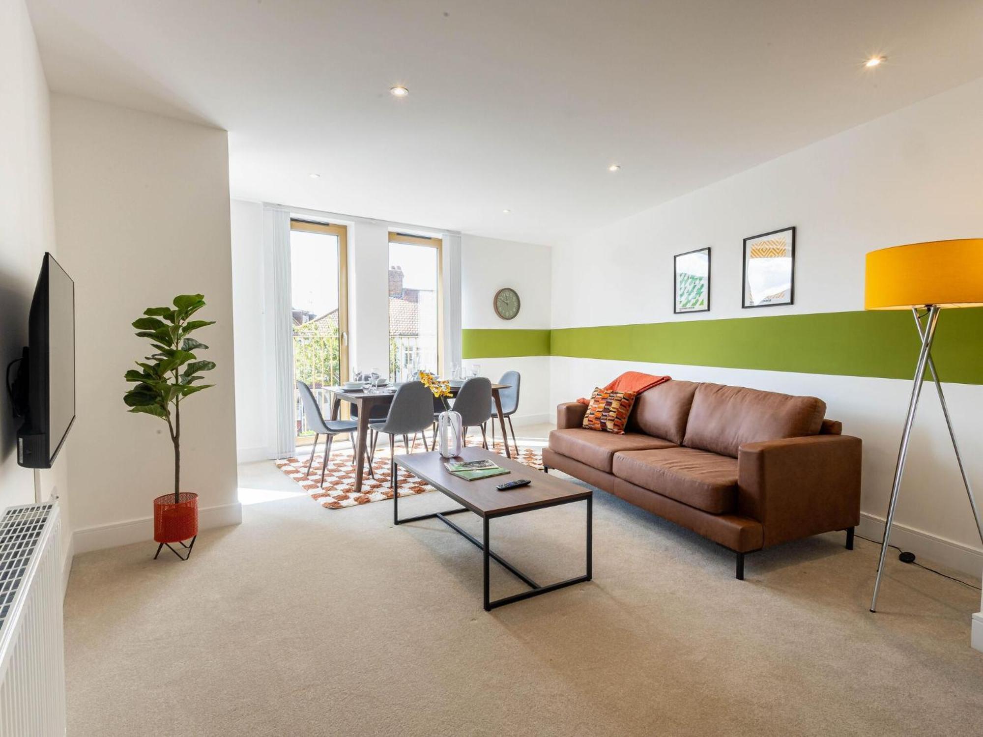 Modern Apartments With Balcony In Merton Near Wimbledon By Sojo Stay Mitcham Exterior photo